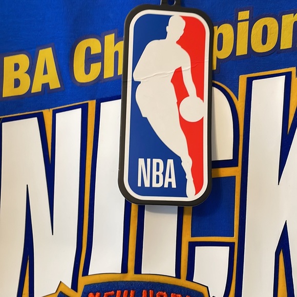 New York Knicks Size Large T Shirt. Brand New. - Picture 2 of 8